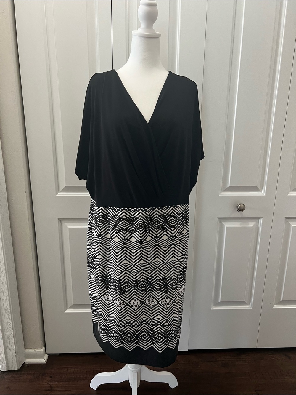 Black and White Patterned Women's Dress